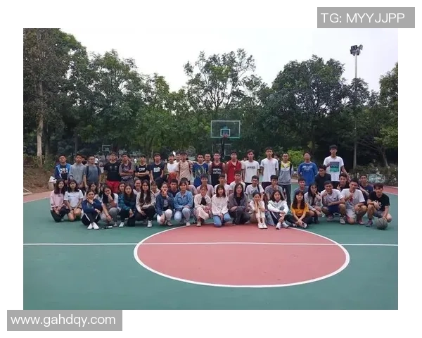 足球明星兄弟情破裂成对手赛场争锋兄弟情谊何在的故事